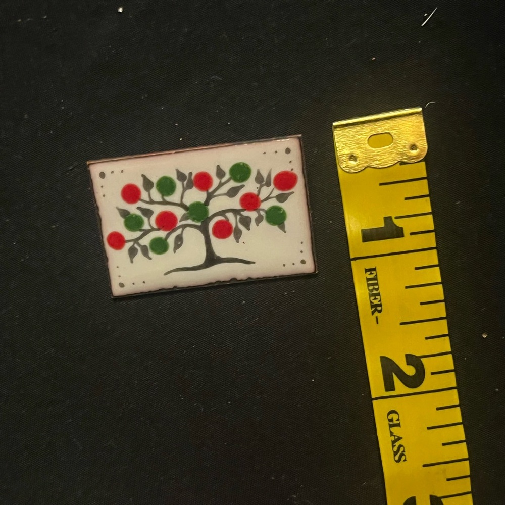 Vintage Ceramic Tree Design Enamel Pin - Picture 4 of 5